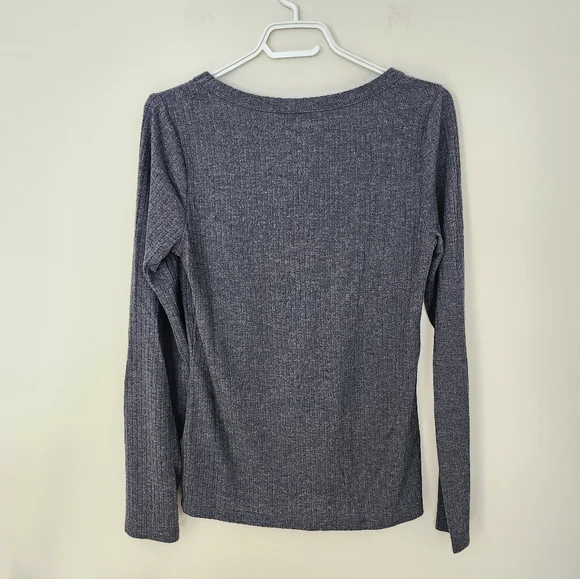 Reitmans Grey Ribbed Longsleeve T - Picture 5 of 5